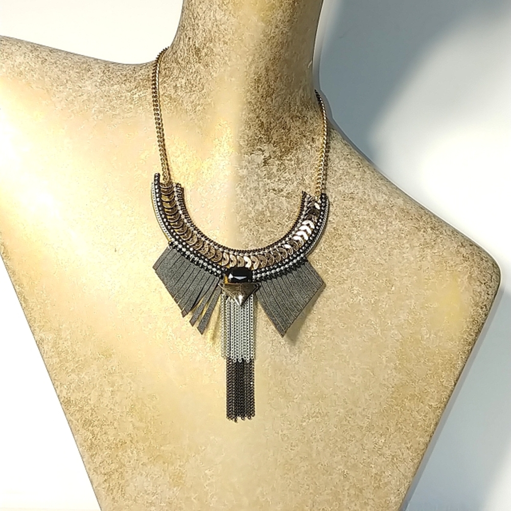 Boho chic statement necklace NWT